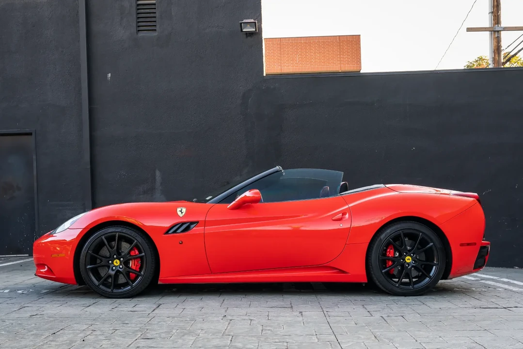 2012 Ferrari California - Image 2 of 6