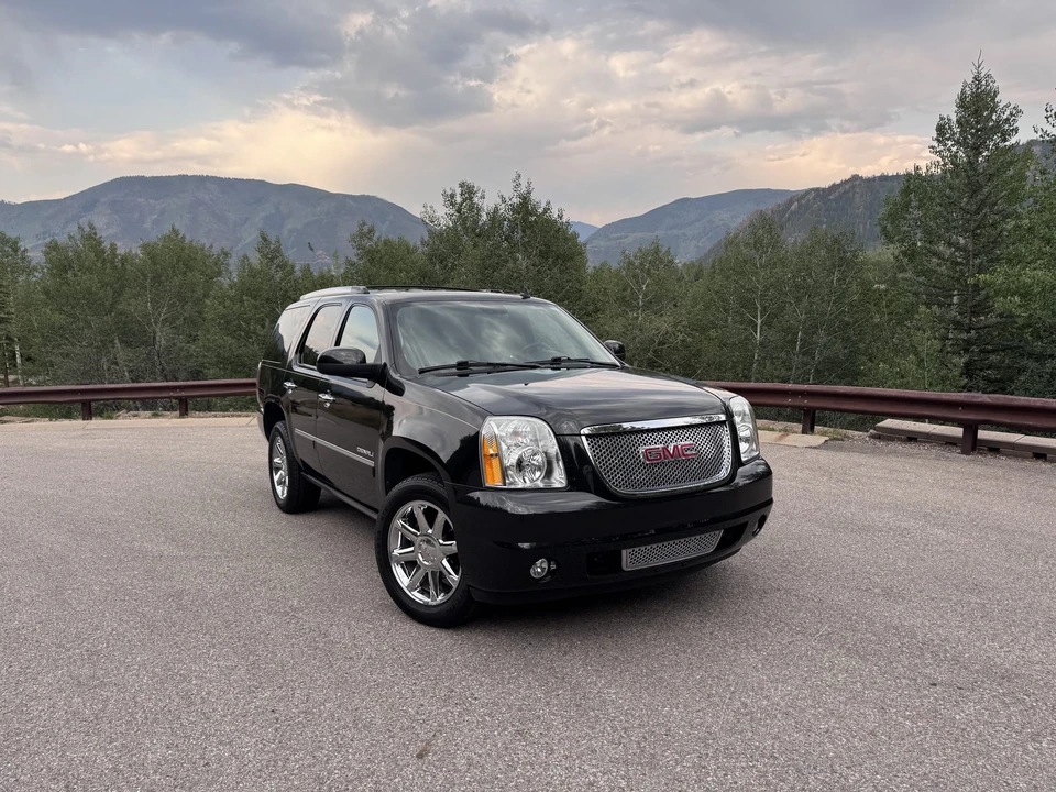 2012 GMC Yukon 3rd Gen - Image 2 of 31
