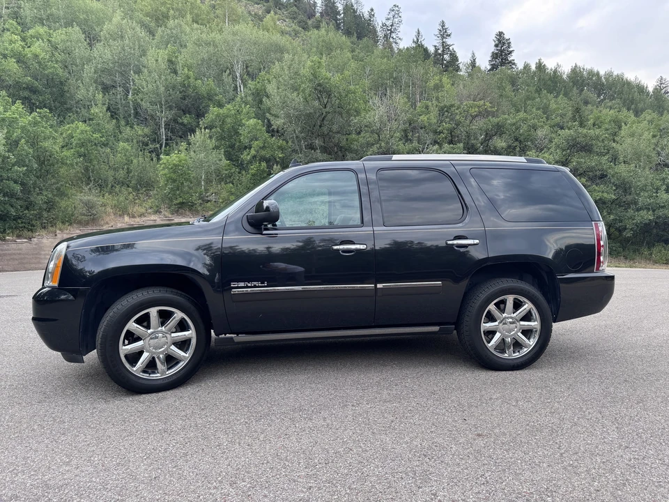 2012 GMC Yukon 3rd Gen - Image 28 of 31
