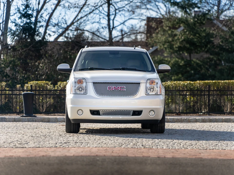 2012 GMC Yukon 3rd Gen - Image 3 of 31