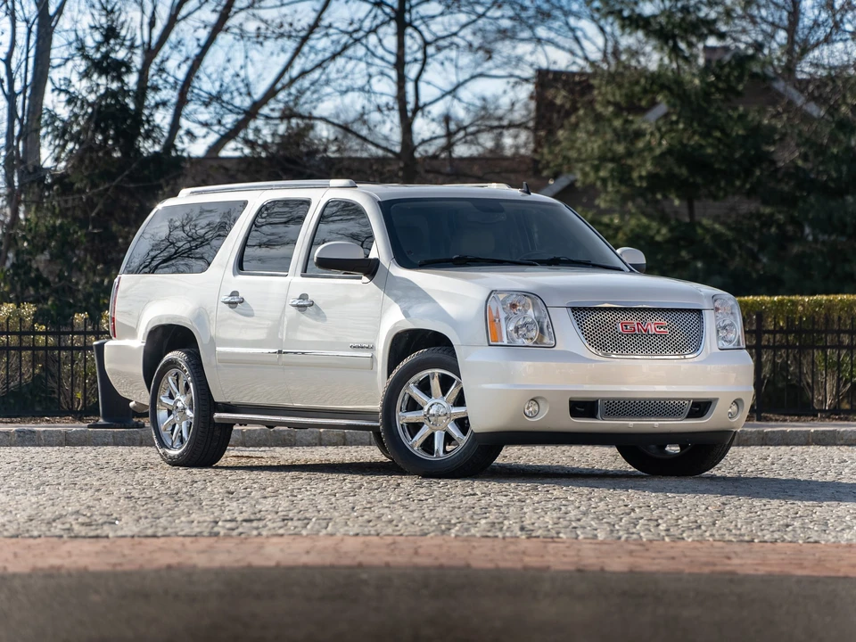 2012 GMC Yukon 3rd Gen - Image 2 of 31