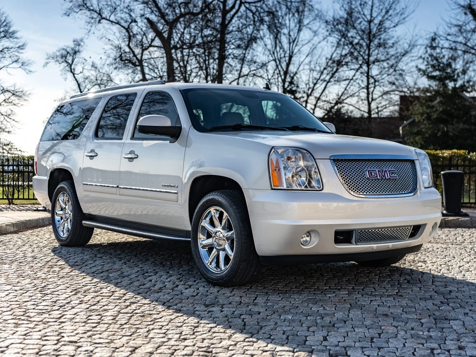2012 GMC Yukon 3rd Gen - Image 10 of 31