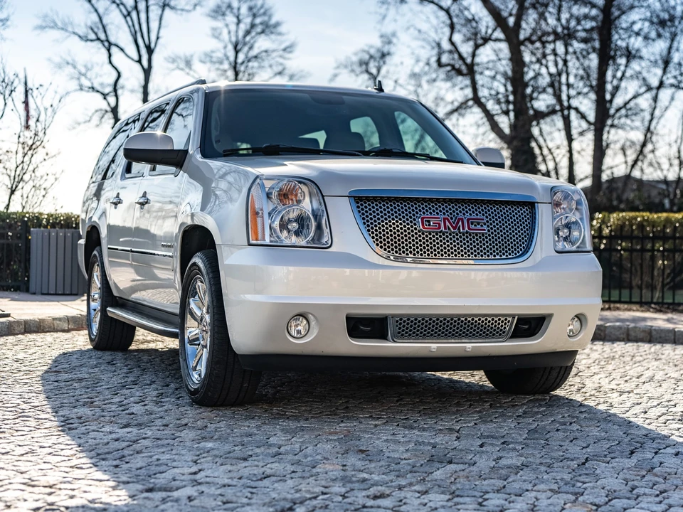 2012 GMC Yukon 3rd Gen - Image 11 of 31