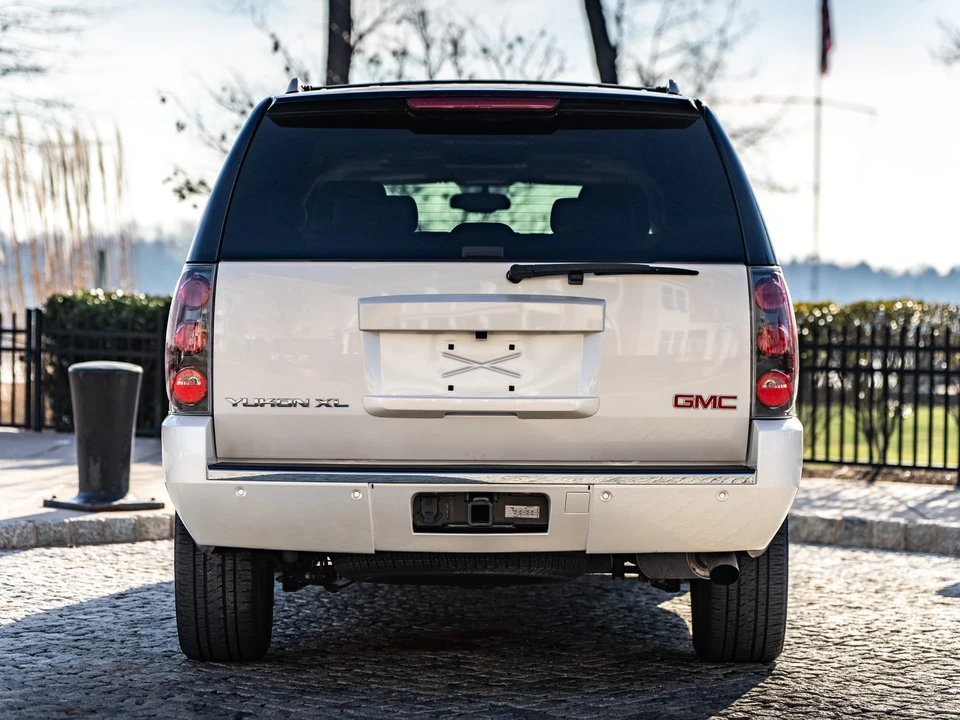 2012 GMC Yukon 3rd Gen - Image 17 of 31