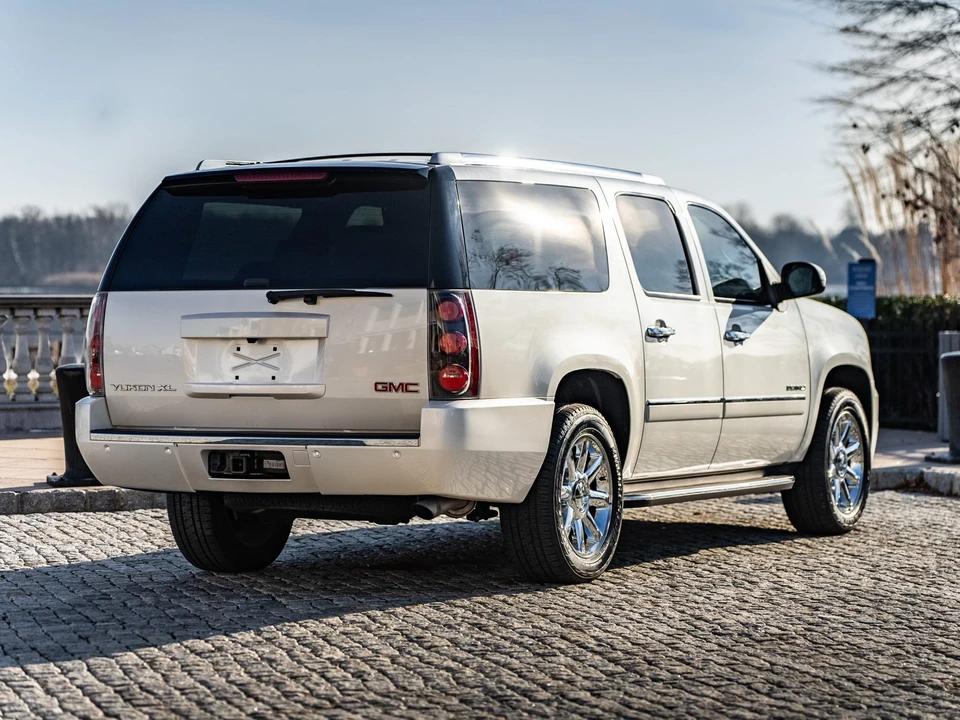 2012 GMC Yukon 3rd Gen - Image 18 of 31
