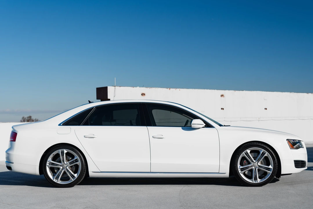 2013 Audi D4 A8 - Image 5 of 31