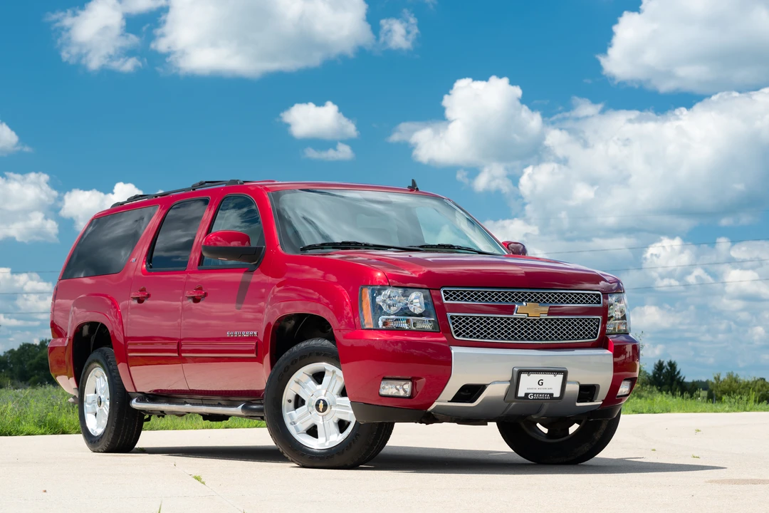 2013 Chevrolet Suburban 10th Gen - Image 16 of 31