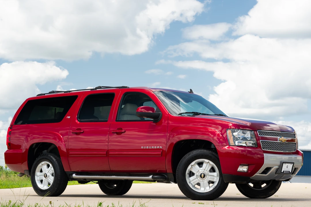 2013 Chevrolet Suburban 10th Gen - Image 13 of 31