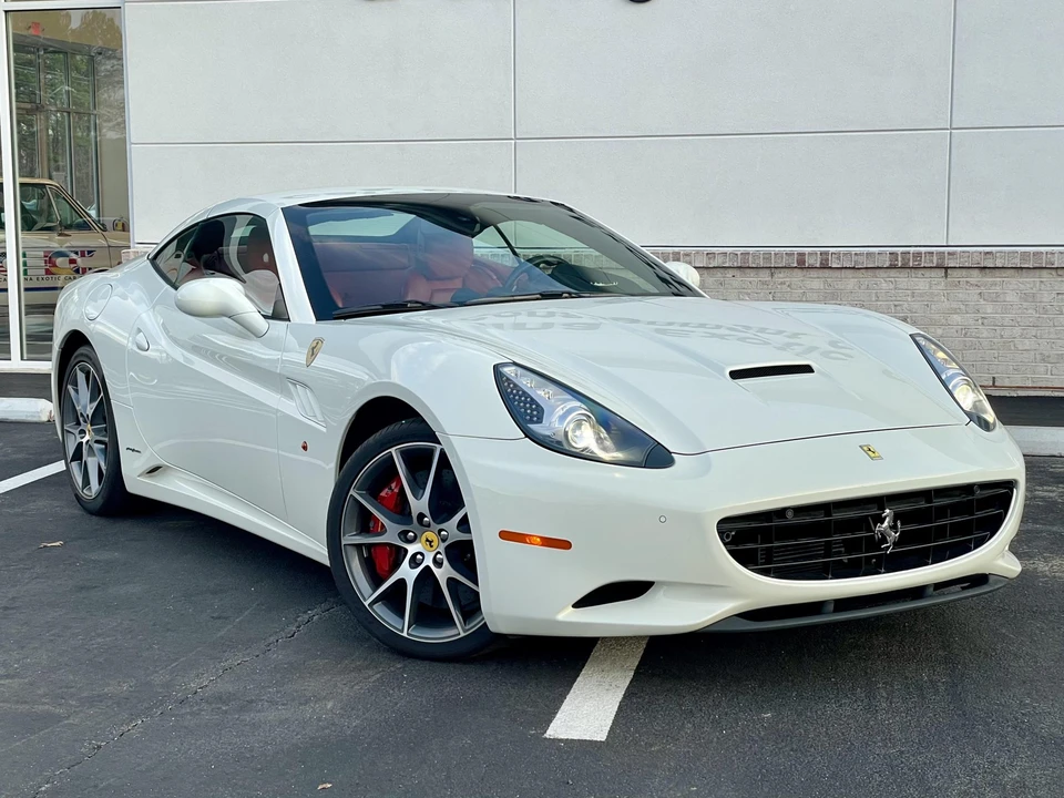 2013 Ferrari California - Image 12 of 31