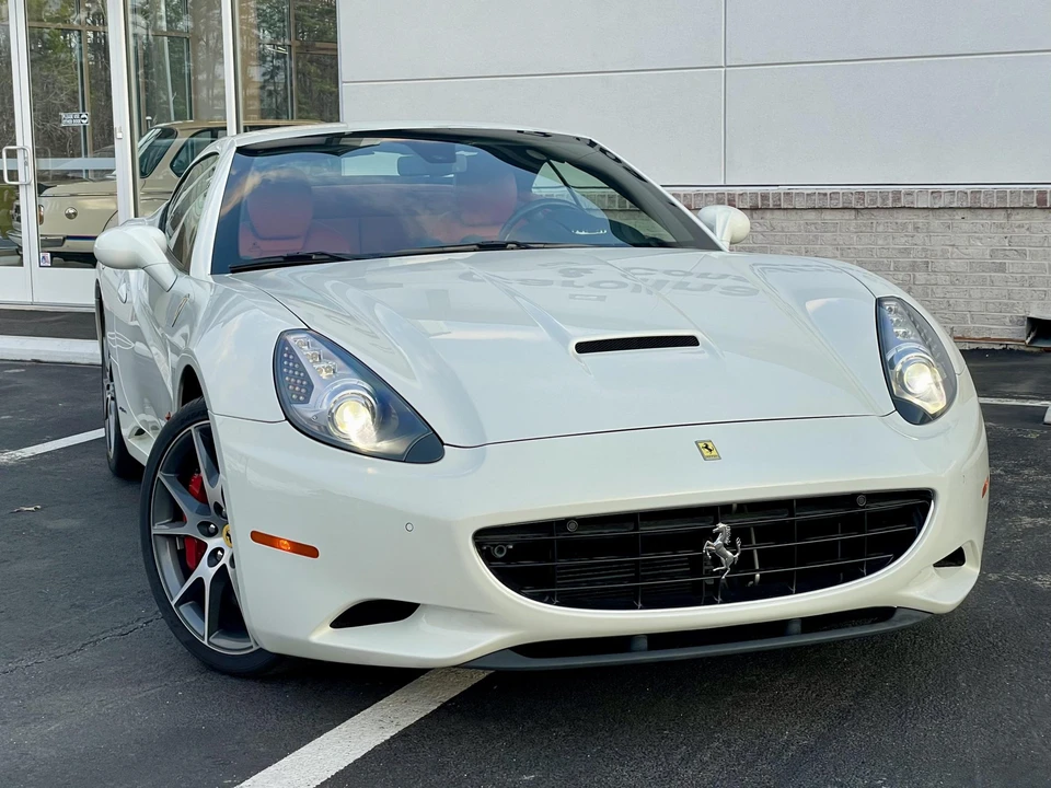 2013 Ferrari California - Image 9 of 31