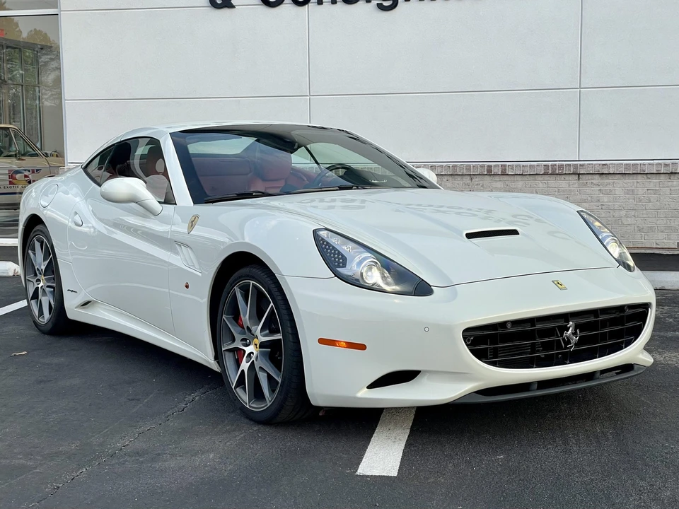 2013 Ferrari California - Image 11 of 31