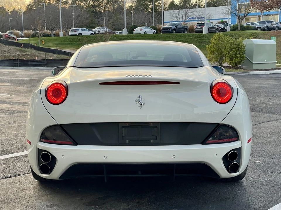 2013 Ferrari California - Image 18 of 31
