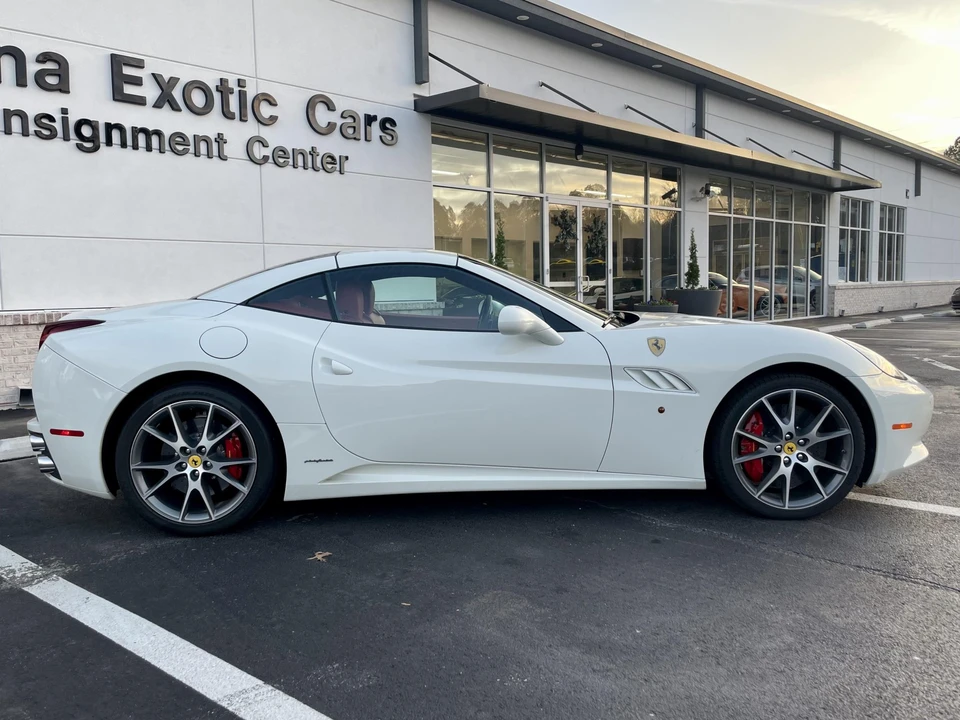 2013 Ferrari California - Image 15 of 31