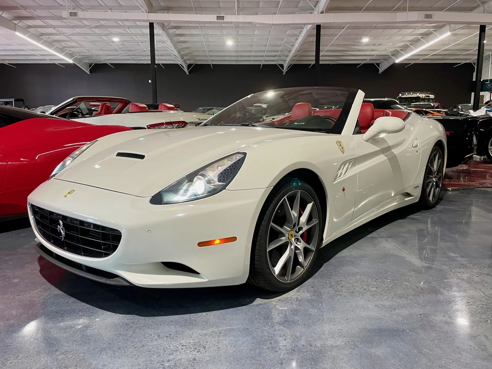 2013 Ferrari California - Image 5 of 31