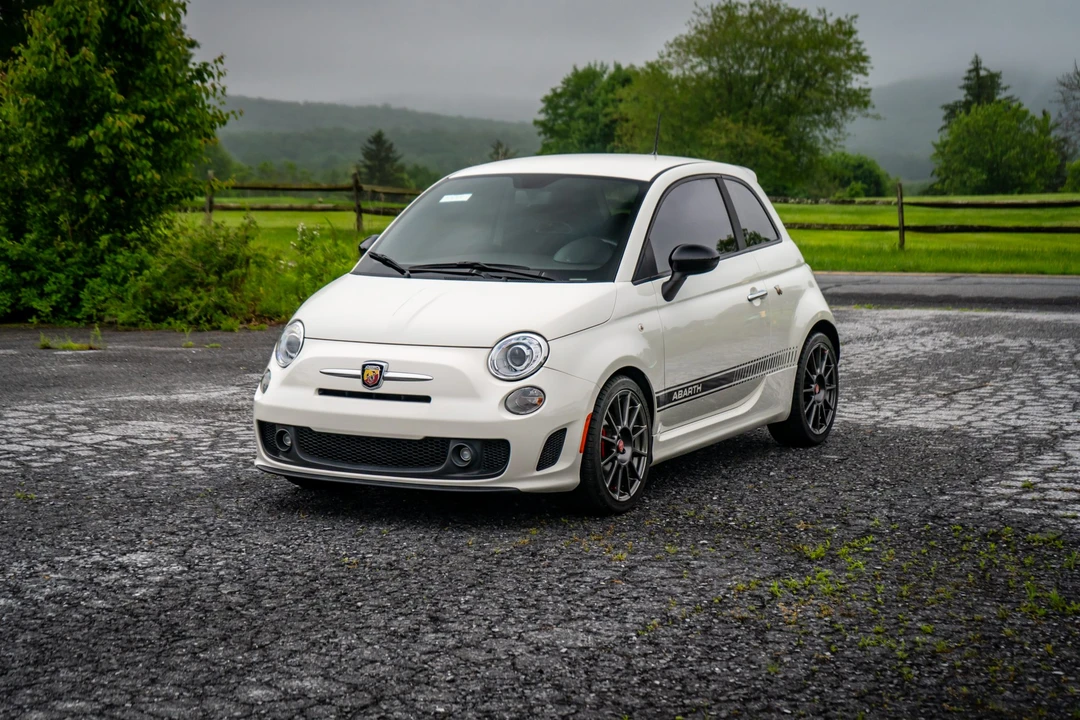 2013 Fiat Abarth 500 - Image 2 of 31