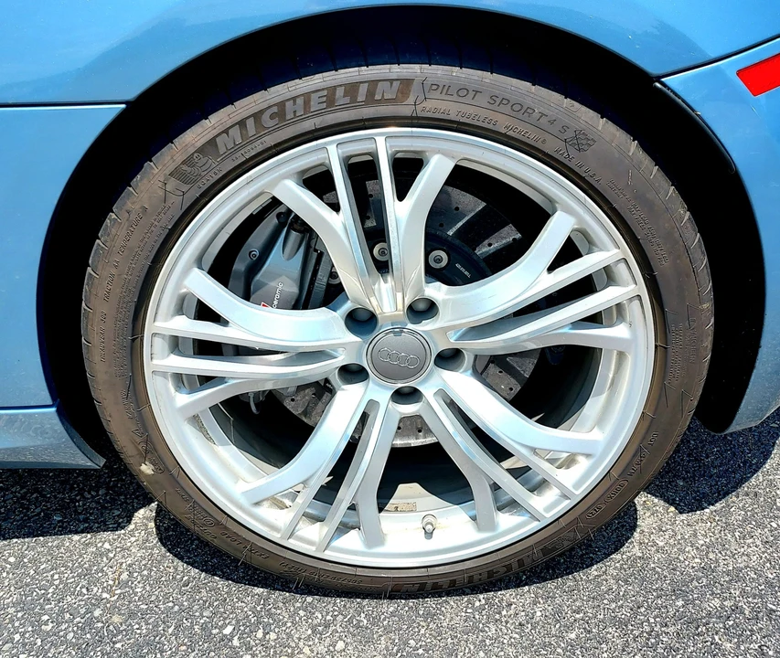 2014 Audi 42 R8 - Image 22 of 31