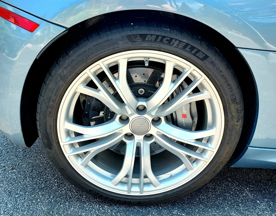 2014 Audi 42 R8 - Image 23 of 31