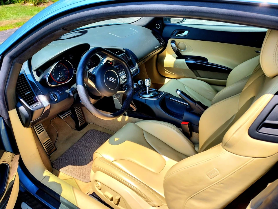 2014 Audi 42 R8 - Image 27 of 31