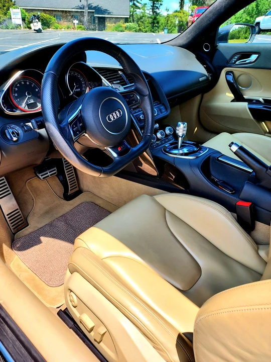 2014 Audi 42 R8 - Image 28 of 31