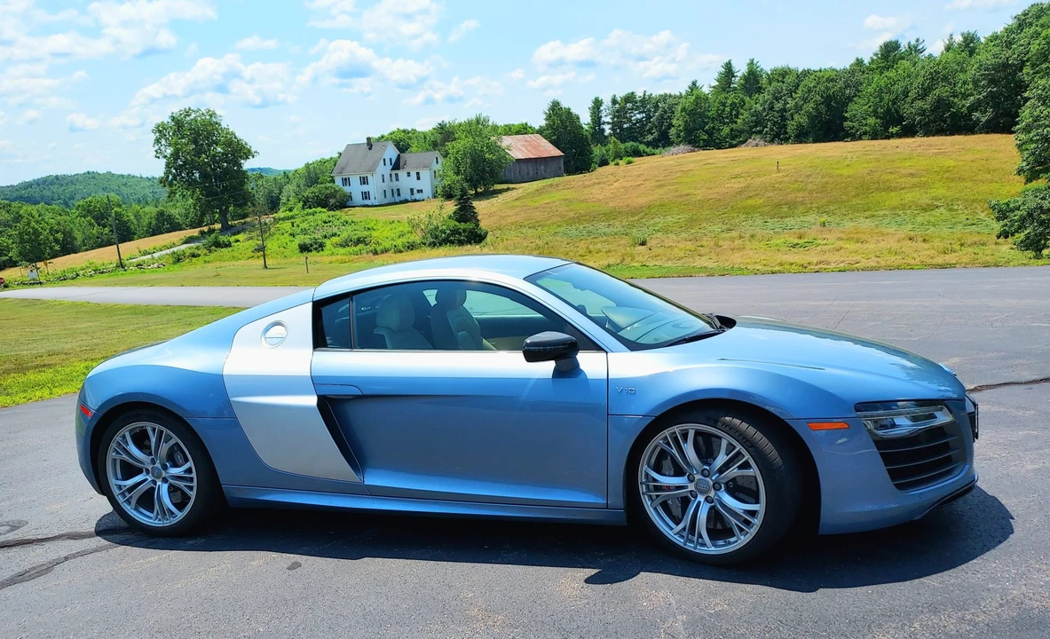 2014 Audi 42 R8 - Image 10 of 31
