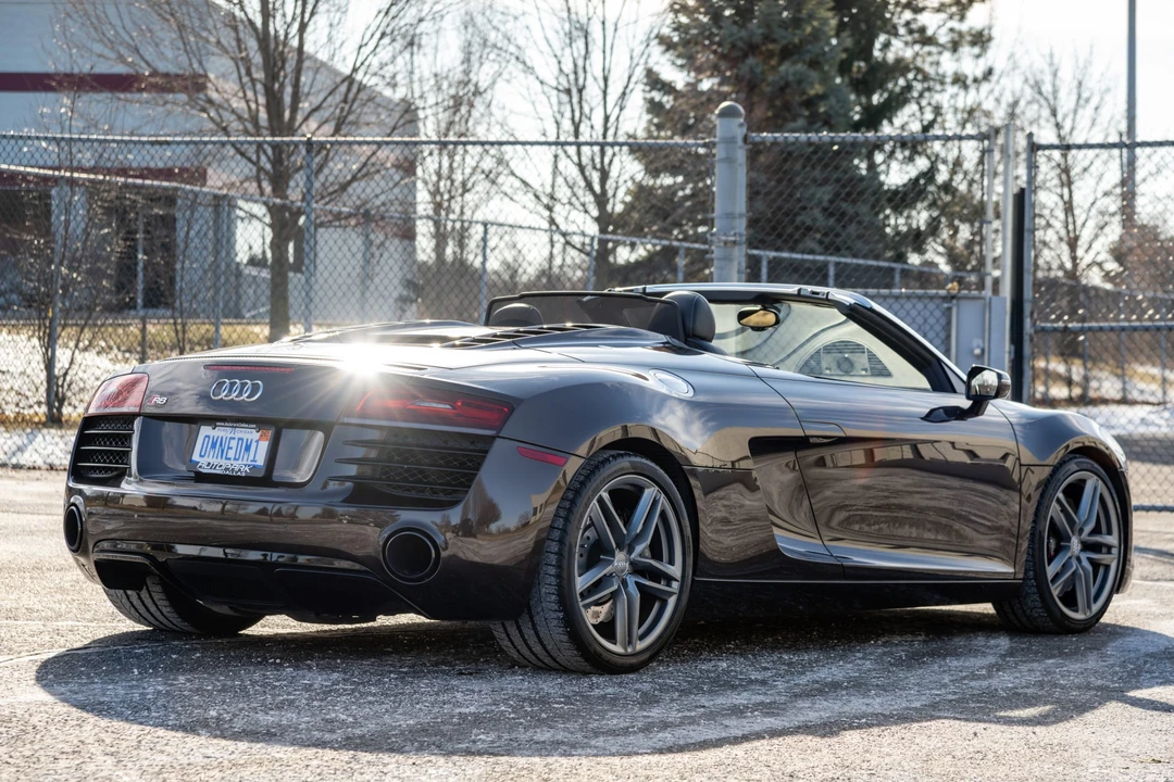 2014 Audi 42 R8 - Image 8 of 31