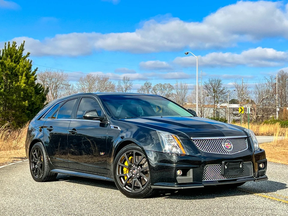 2014 Cadillac CTS-V 2nd Gen - Image 2 of 31