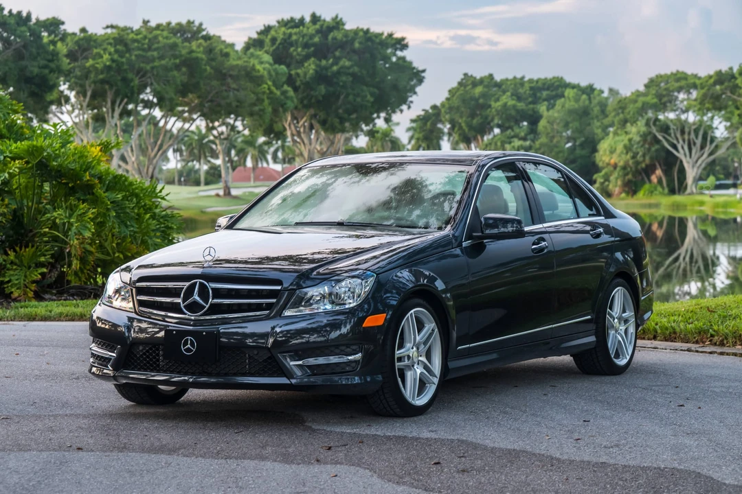 2014 Mercedes-Benz W204 C-Class - Image 2 of 31