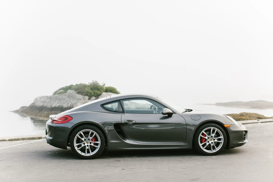 2014 Porsche 981 Cayman S - Image 13 of 31