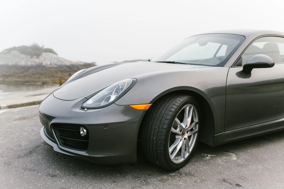 2014 Porsche 981 Cayman S - Image 24 of 31