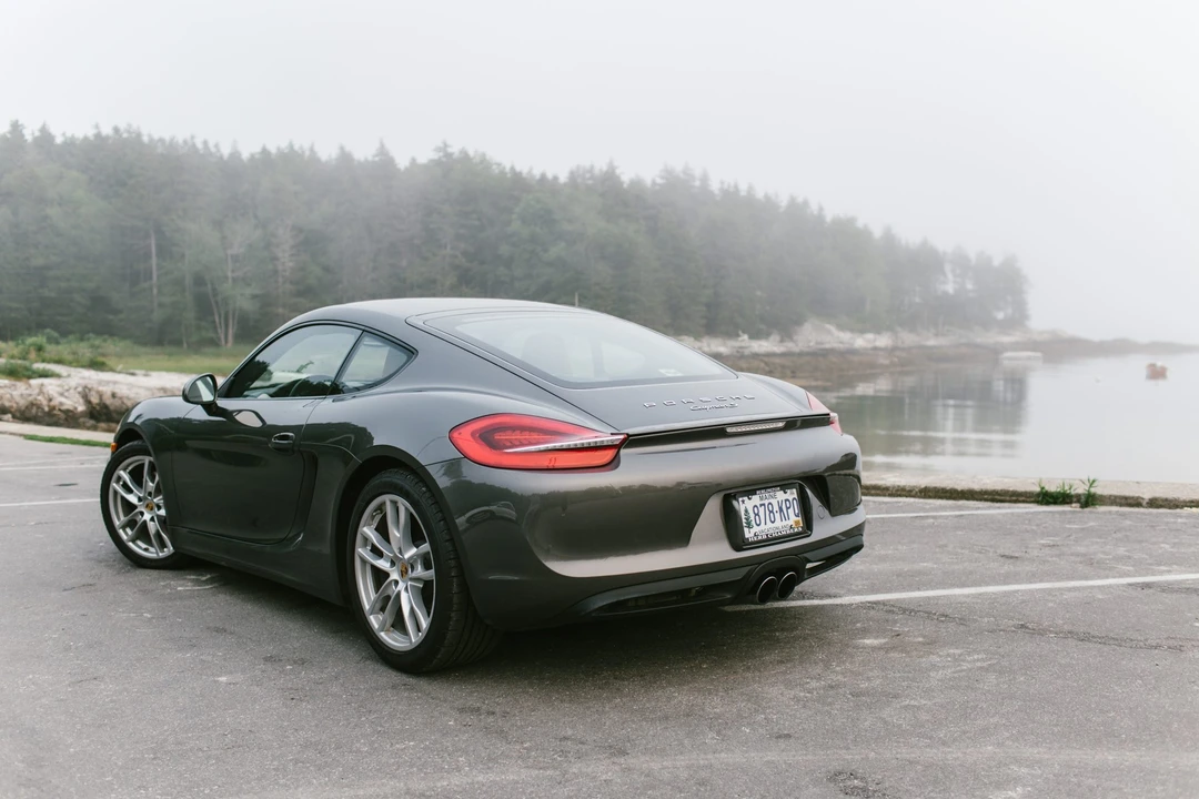 2014 Porsche 981 Cayman S - Image 8 of 31