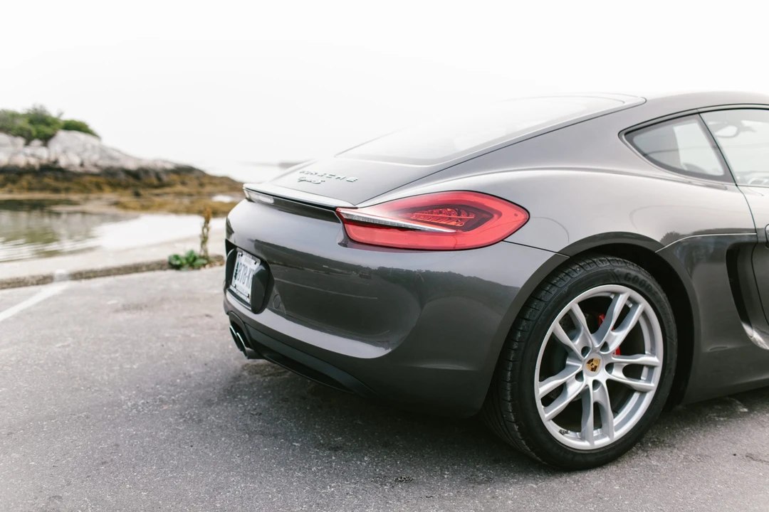 2014 Porsche 981 Cayman S - Image 28 of 31