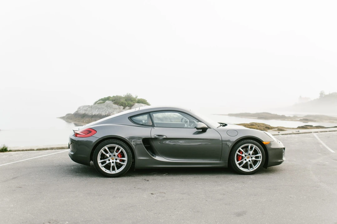2014 Porsche 981 Cayman S - Image 12 of 31