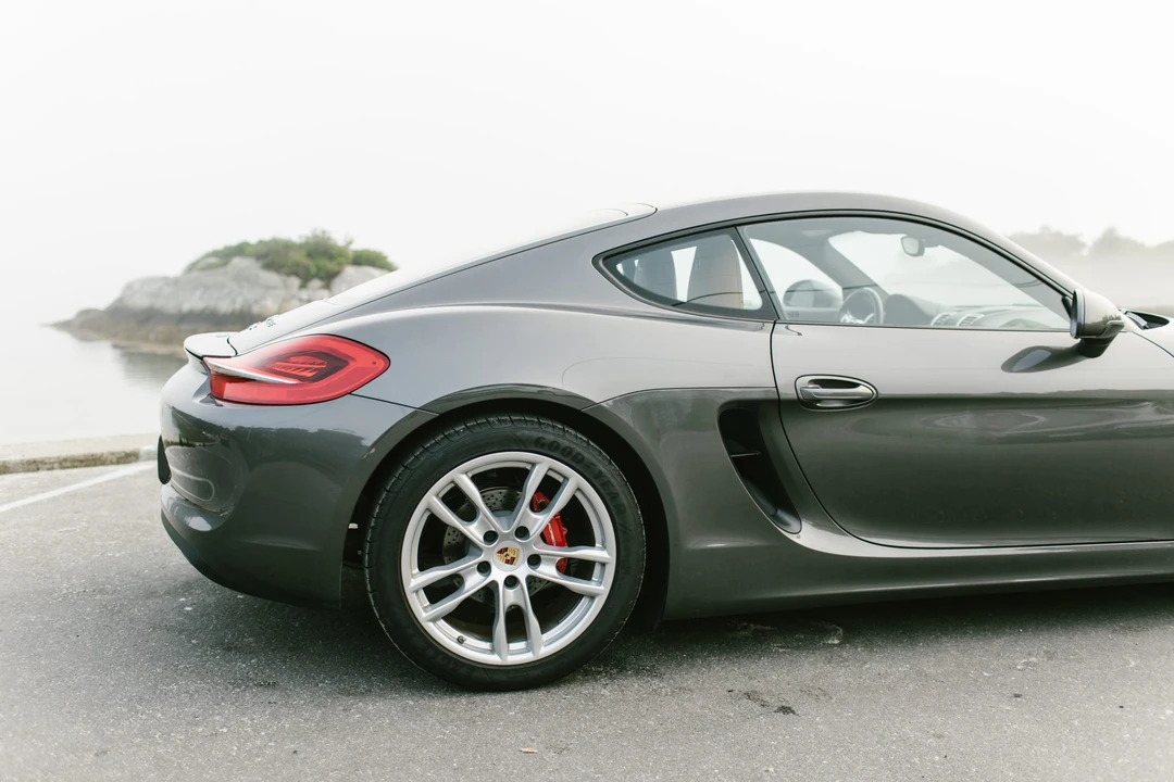 2014 Porsche 981 Cayman S - Image 29 of 31