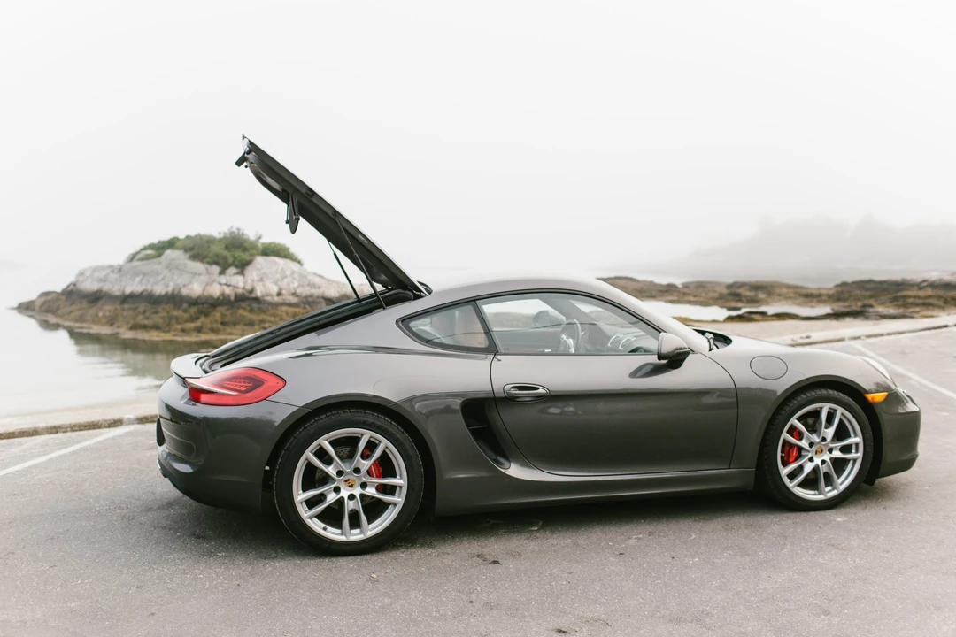 2014 Porsche 981 Cayman S - Image 17 of 31