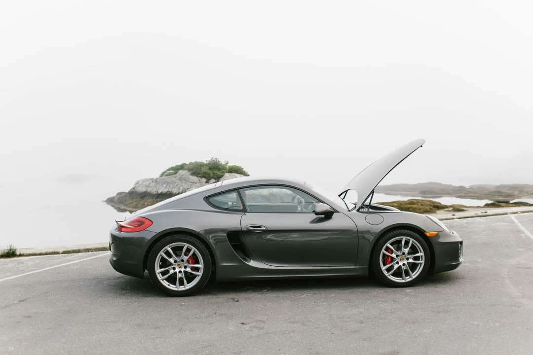 2014 Porsche 981 Cayman S - Image 16 of 31