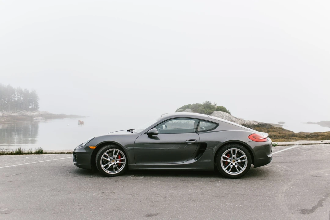 2014 Porsche 981 Cayman S - Image 3 of 31