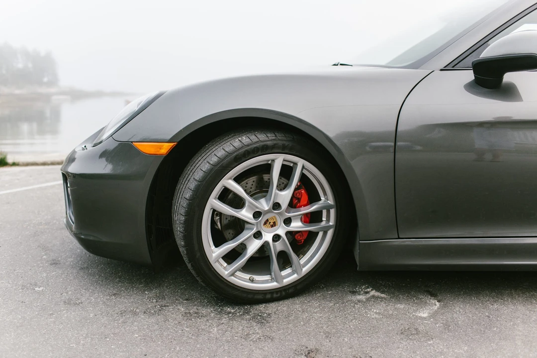 2014 Porsche 981 Cayman S - Image 25 of 31