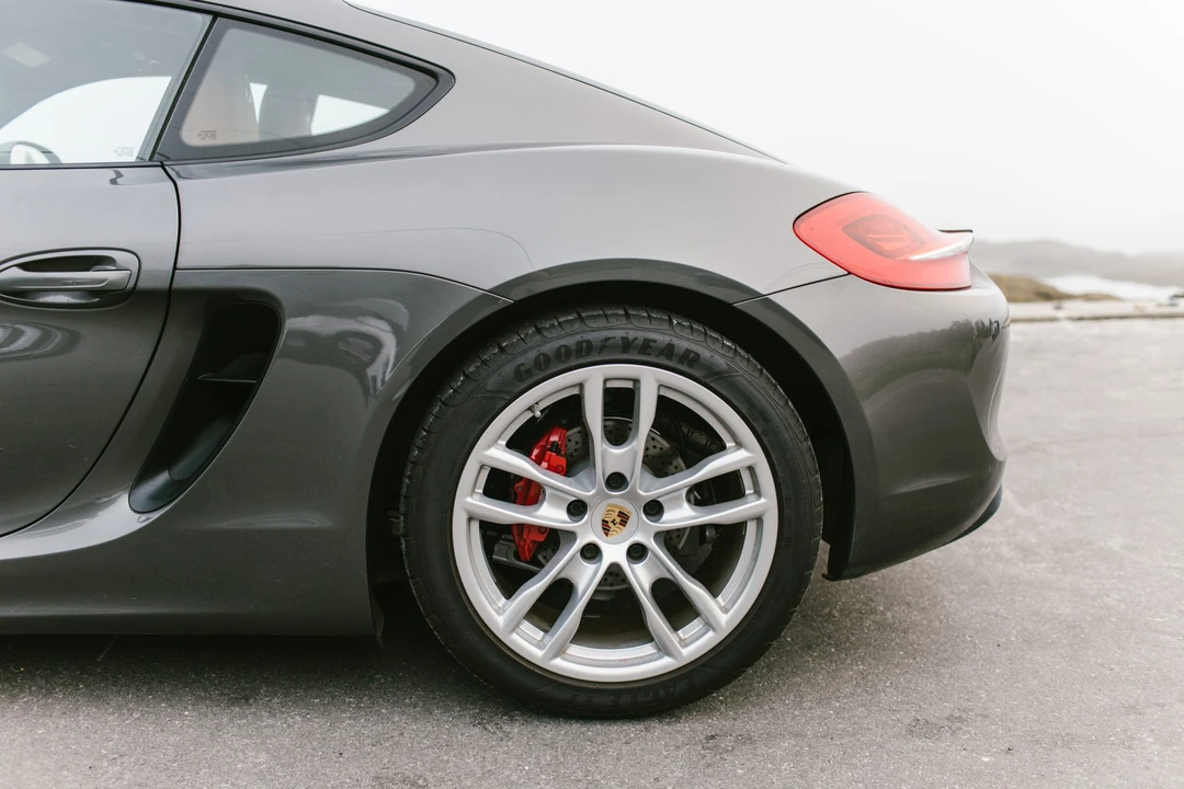 2014 Porsche 981 Cayman S - Image 26 of 31