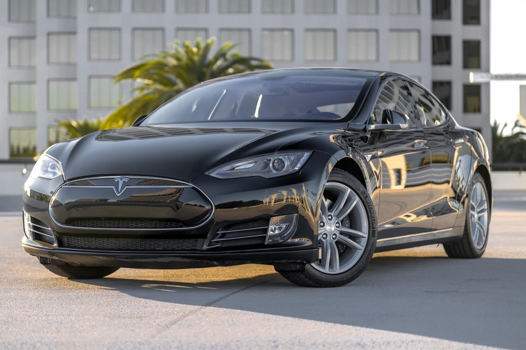 2014 Tesla Model S - Image 3 of 31