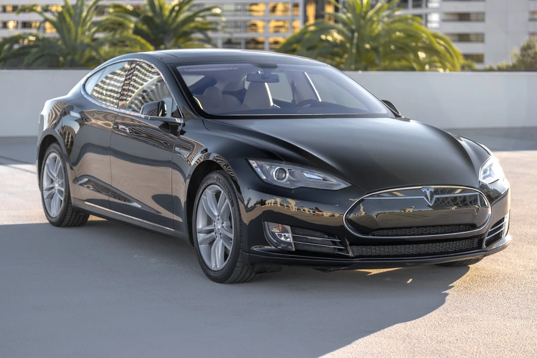 2014 Tesla Model S - Image 6 of 31