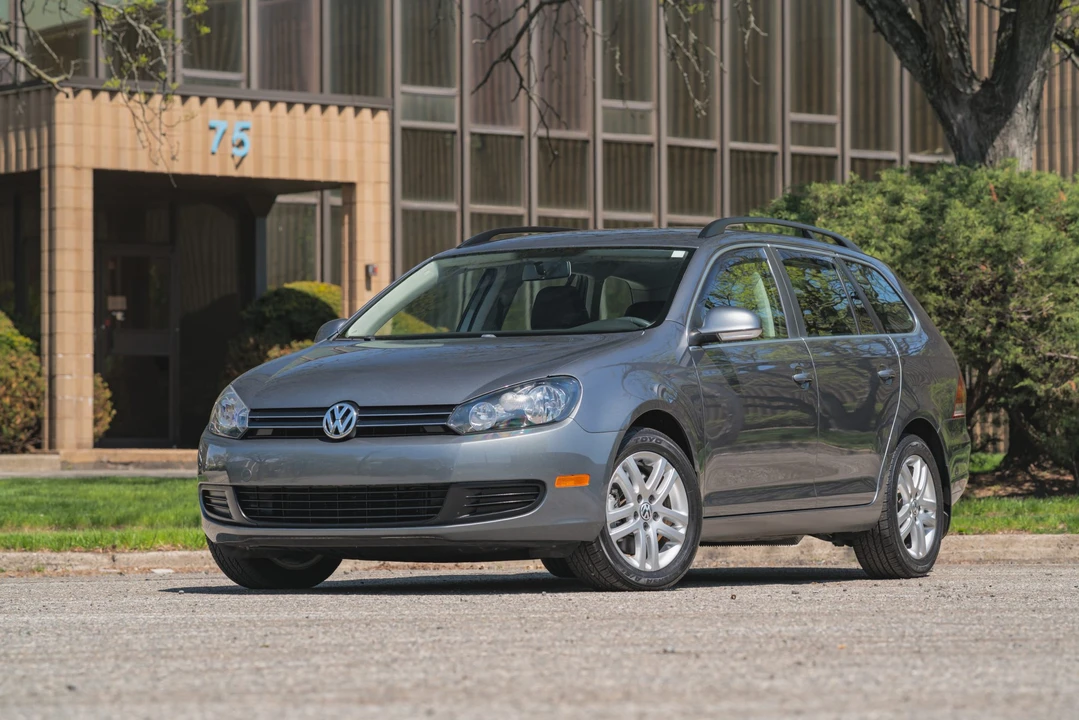 2014 Volkswagen A6 Jetta - Image 2 of 31
