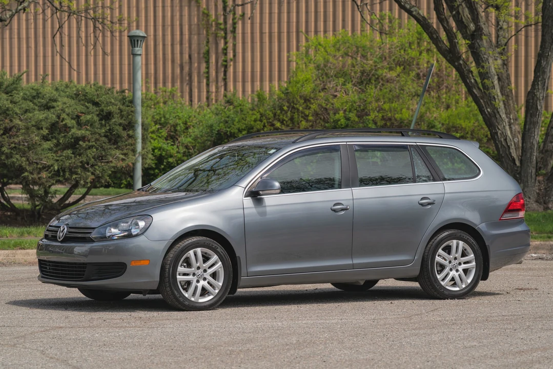 2014 Volkswagen A6 Jetta - Image 5 of 31