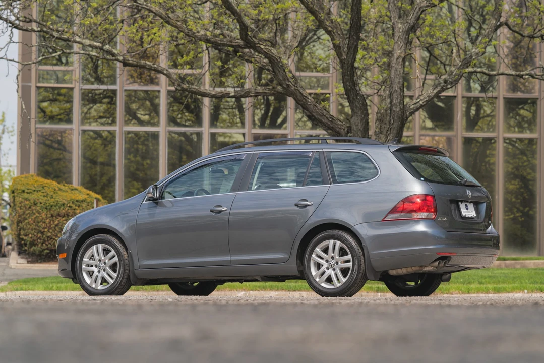 2014 Volkswagen A6 Jetta - Image 7 of 31