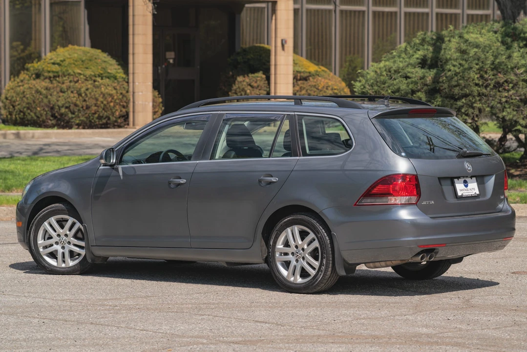 2014 Volkswagen A6 Jetta - Image 8 of 31