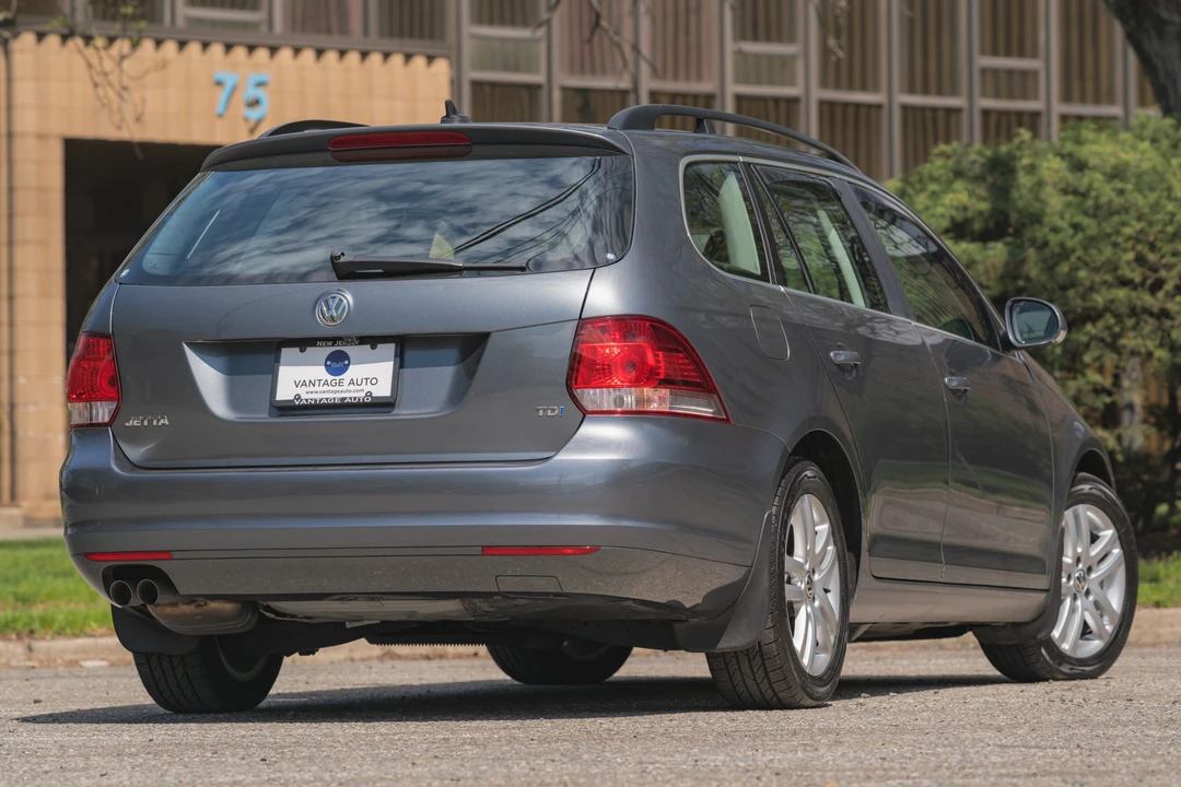 2014 Volkswagen A6 Jetta - Image 12 of 31