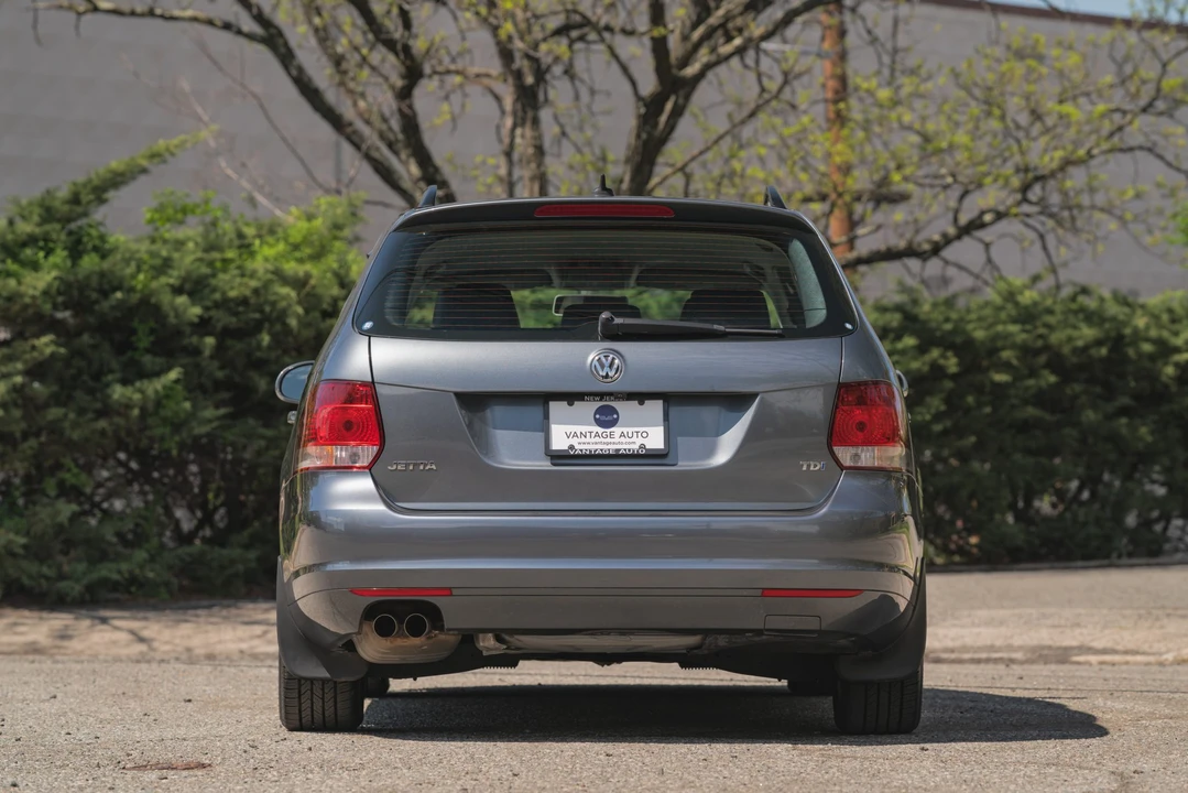 2014 Volkswagen A6 Jetta - Image 11 of 31