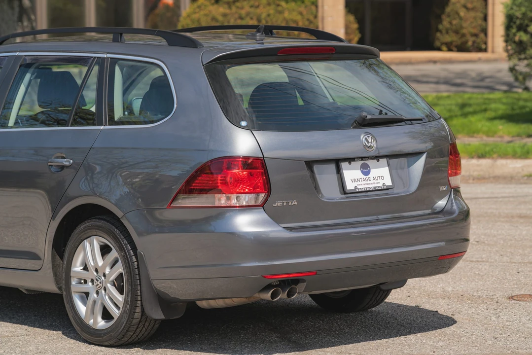 2014 Volkswagen A6 Jetta - Image 24 of 31