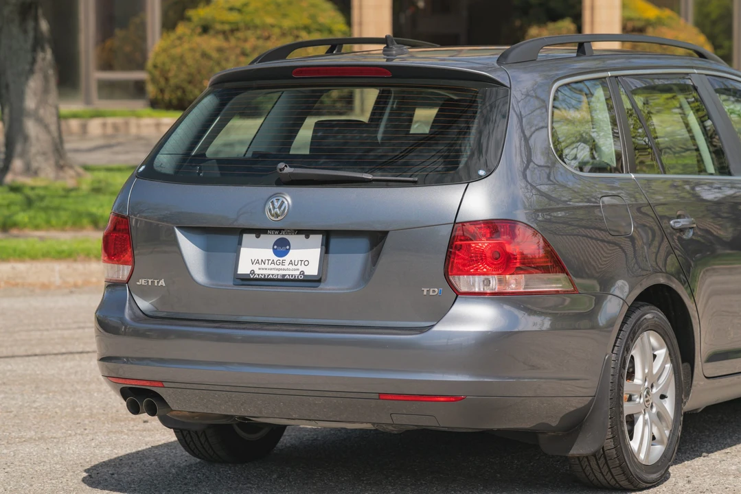 2014 Volkswagen A6 Jetta - Image 25 of 31