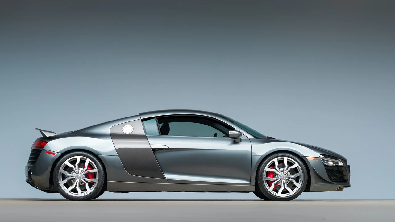 2015 Audi 42 R8 - Image 19 of 31