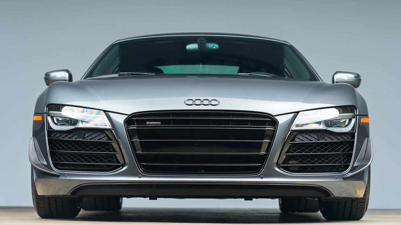 2015 Audi 42 R8 - Image 30 of 31